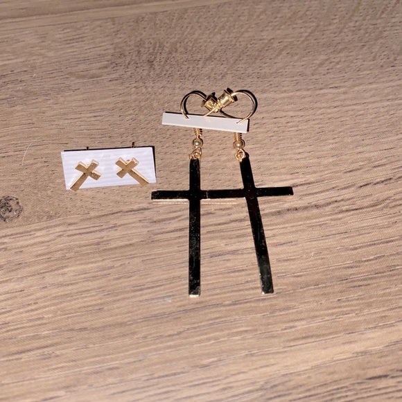 2 Pair Of Cross Earrings - Picture 2 of 4